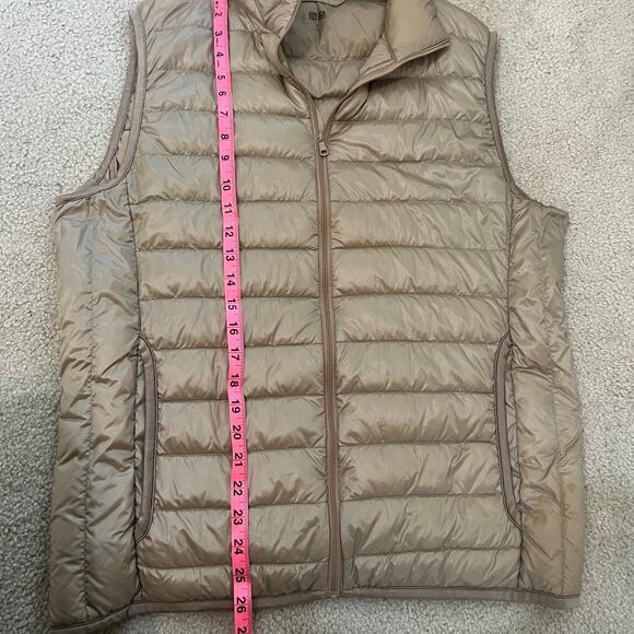 Uniqlo Ultra Light Metallic Packable Puffer Vest Womens Size Medium EUC Khaki - Picture 3 of 6